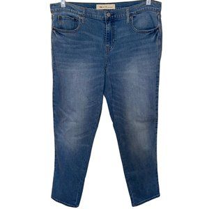 GAP Best Girlfriend Jeans with Metallic Gold Stitching - Women's 32 TALL / 14